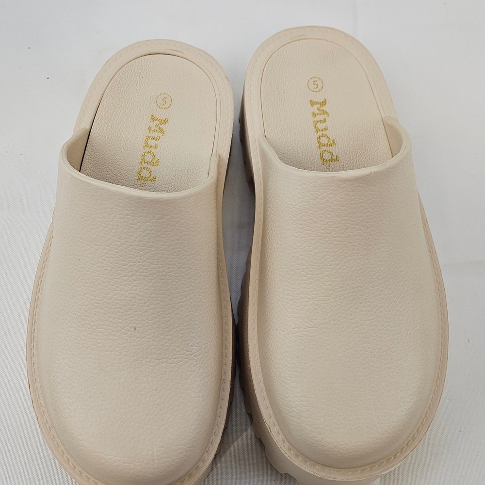 Mudd Beige Platform Clogs - Picture 10 of 10